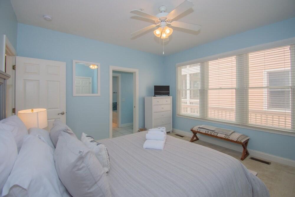 New Rental! Commanding Views of the Marsh, Skull Inlet and the Atlantic