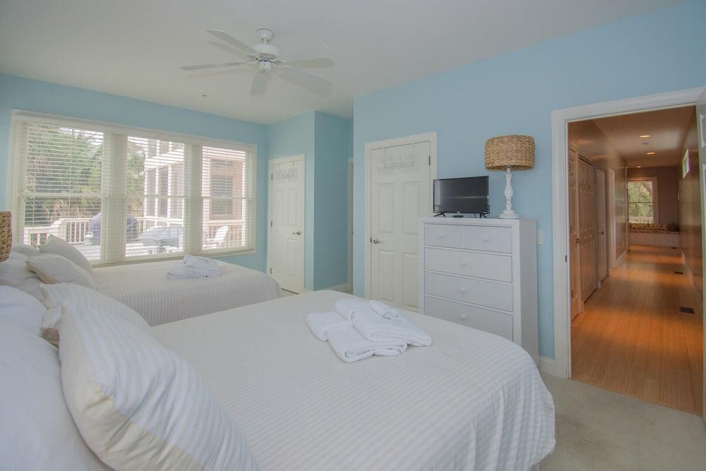 New Rental! Commanding Views of the Marsh, Skull Inlet and the Atlantic