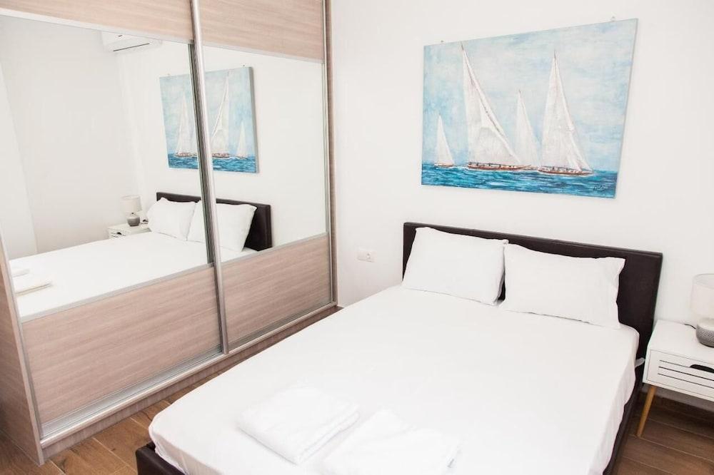 Gorgeous Apartment in Athens GTD8280-02