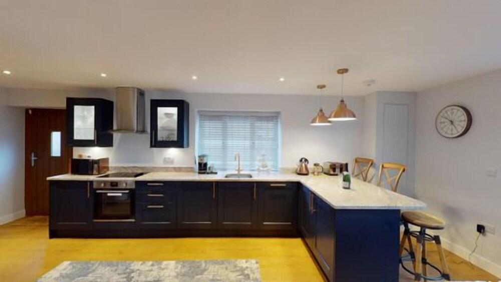 Private and Unique Cottage Close to Sheffield