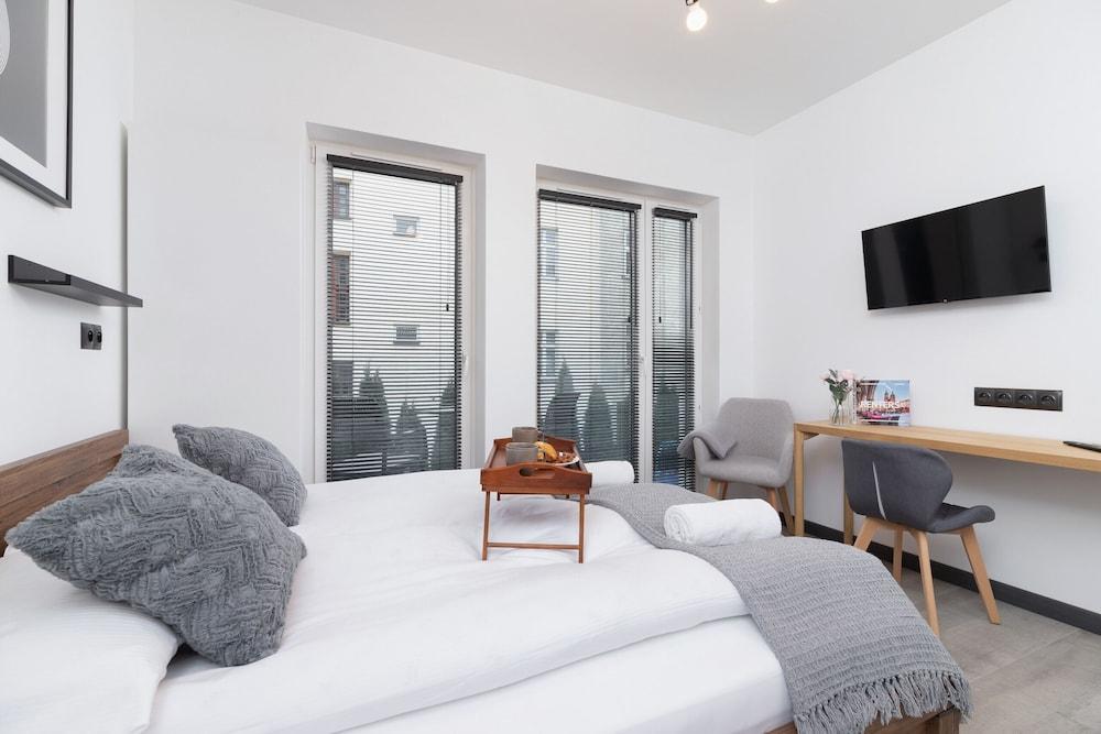 Studio Rakowicka 14 by Renters