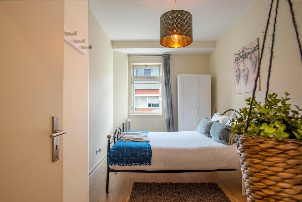 Alegria City Center With Elevator by Vacationy