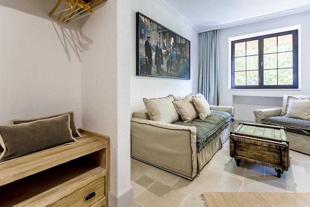 Castro Mesembria Boutique Hotel