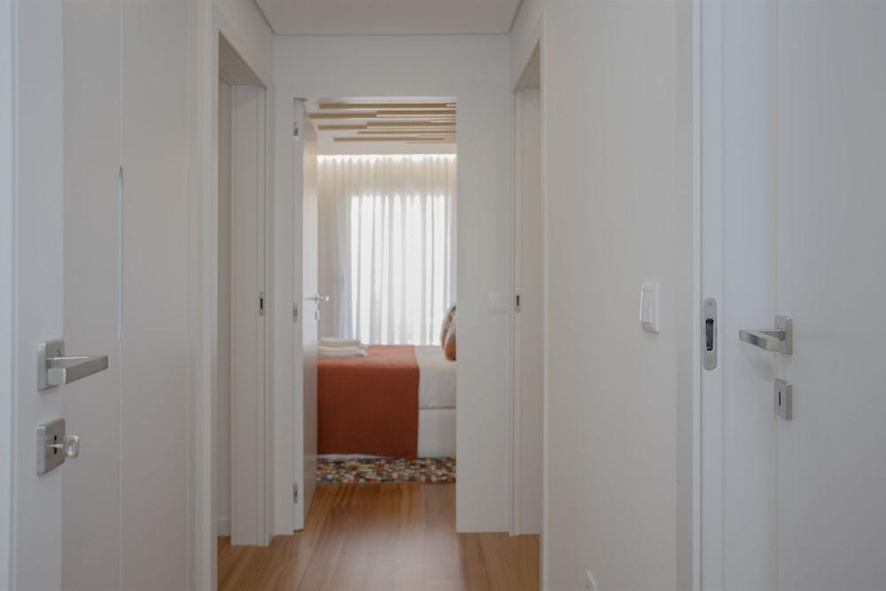 Liiiving - Luxury River View Apartment V