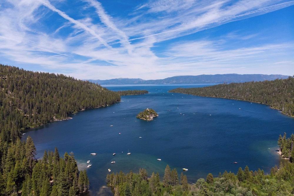 Owl's Peak by Avantstay Private Pine Tree Cabin Mins From The Water