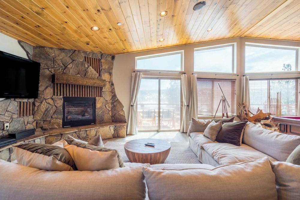 Lakefront Lodge by Avantstay Direct Access to Big Bear Lake Hot Tub + Views