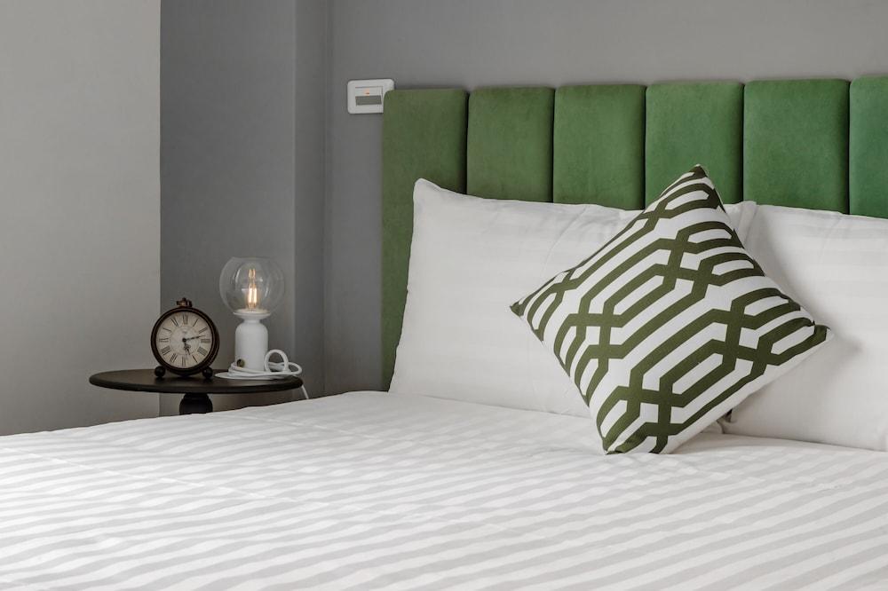 Taitung Knock Knock Smart Stay