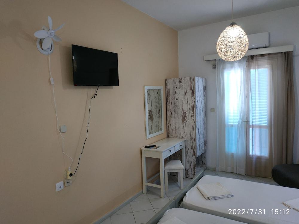 Renia Studios -studio for 2 Pers With a Swimming Pool