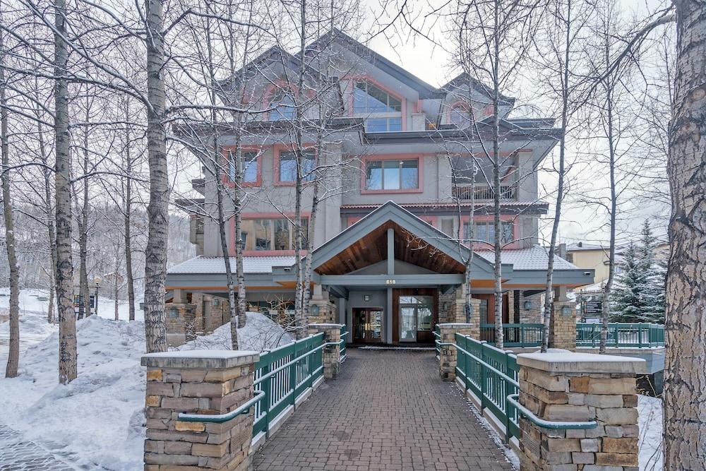 Centrum 302 by Avantstay Gorgeous Condo w/ Great Views & Steps Away From Ski Runs!