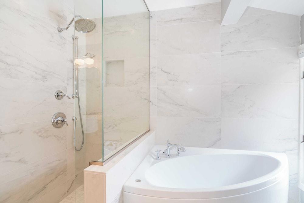 Le Chamonix D by Avantstay Located In Mountain Village, Close to Golf Course & Skiing