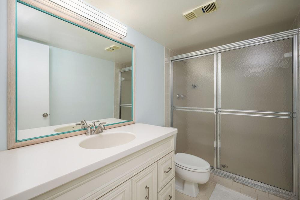 Sand Dollar I 402 by Distinctive Beach Rentals