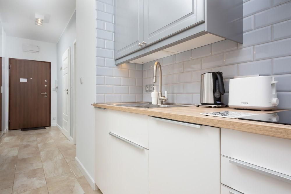 Kaliny Jędrusik Apartment by Renters