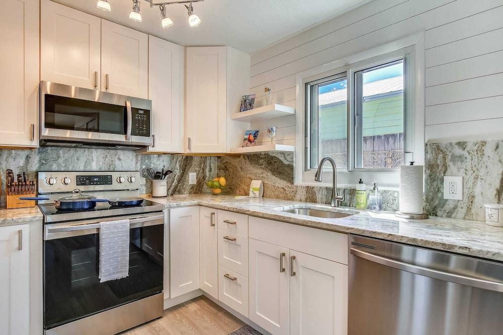 Flagler's Oasis by Avantstay Private Pool in Key West Month Long Stays Only