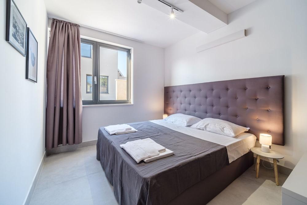 Sutivan Luxury Apartments