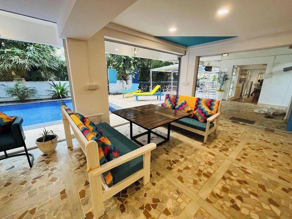 goSTOPS PLUS Goa, Vagator