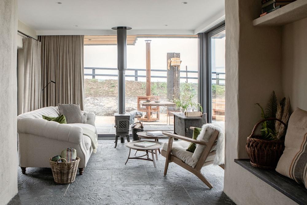 Gate Lodge@white Strand