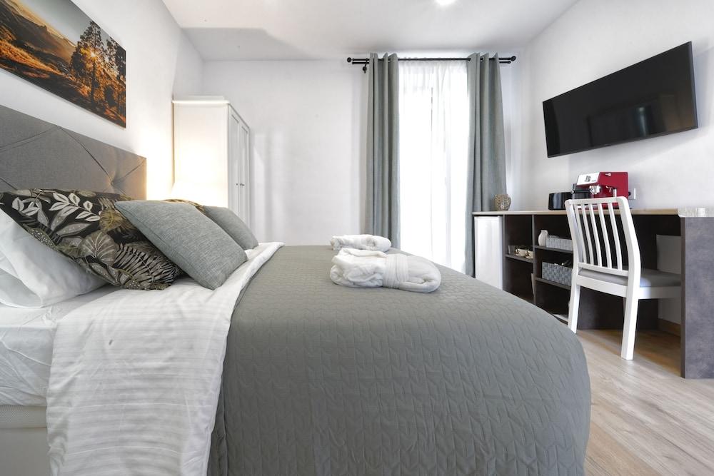 CASA VERDE Comfortable Air-Conditioned