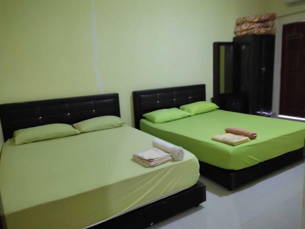 OYO Homes 90600 Ummi Chalet Dungun