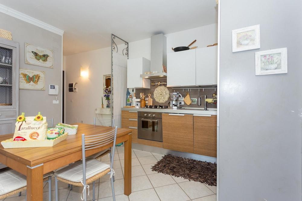 Cozy Apartment With Large Garden