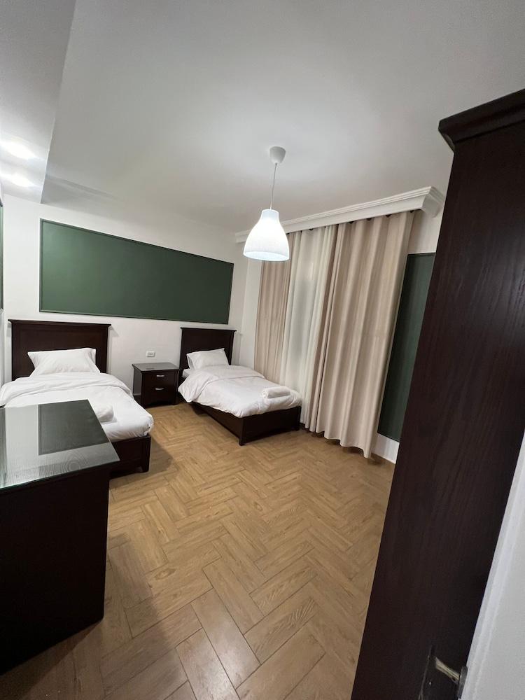 3 Bedroom Apartment Of 200 Square M With Terrace