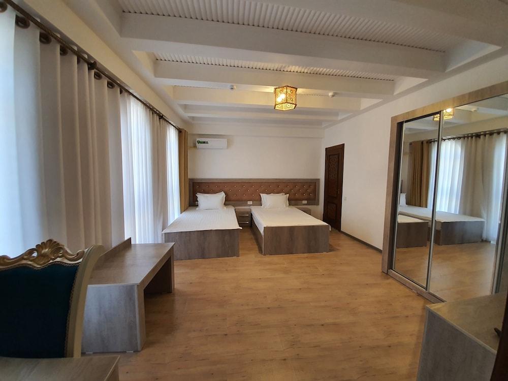 Suzangaron Boutique Hotel