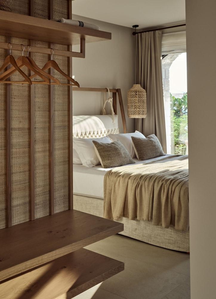 Rebek Luxury Villas & Suites