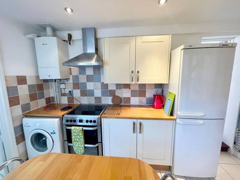 Park End House - Parking Pet Friendly - From 180 Per Night