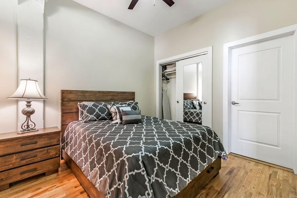 Merchant Lofts Comfy Condos – Walk Everywhere