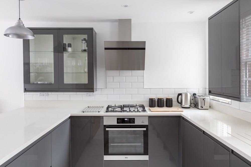 Hampden Apartments - The Louis