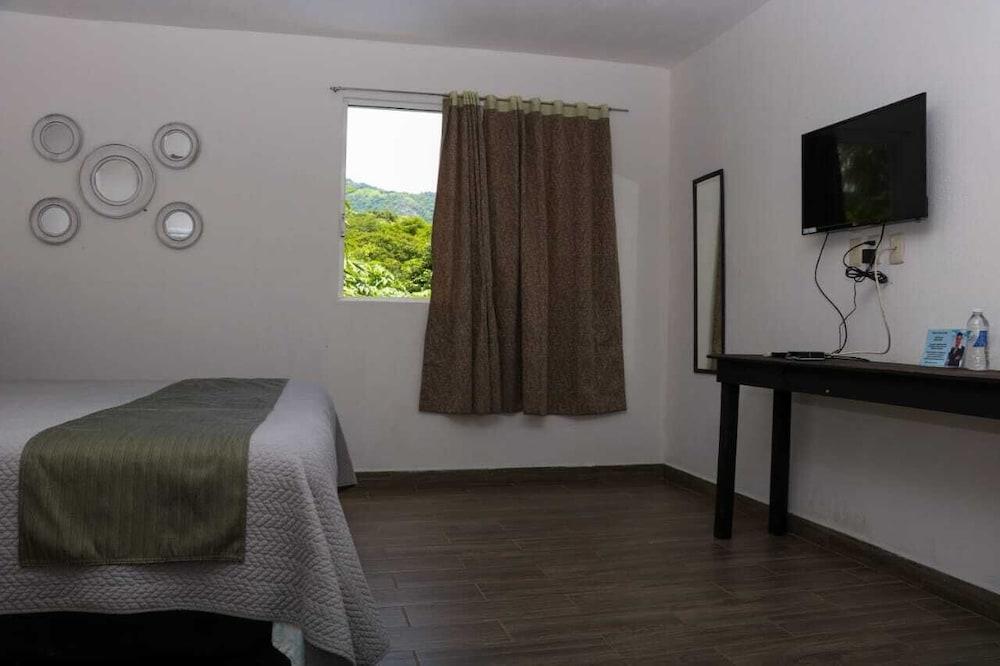 Hotel Garden Suites Tonlá