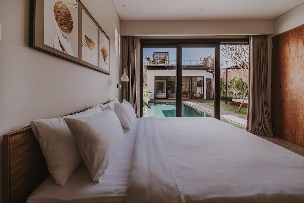 RED SUNSET VILLA CANGGU 5 MIN WALK BEACH