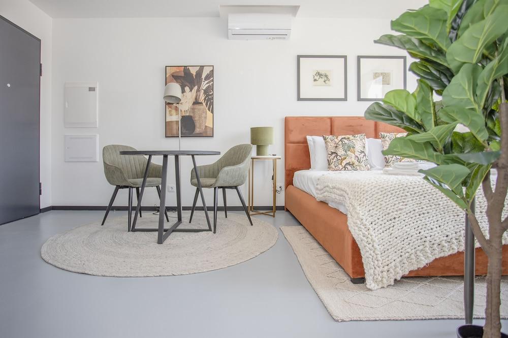 Liiiving in Porto- City Delight Studio I