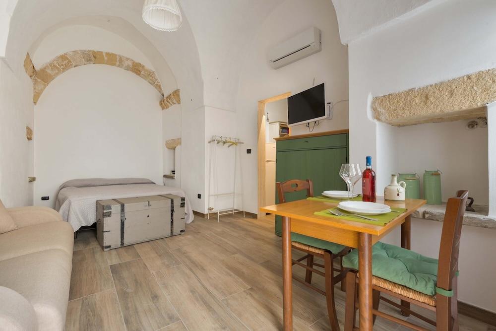 2513 Antico Palazzo Rolli - Stanza Delle Botti