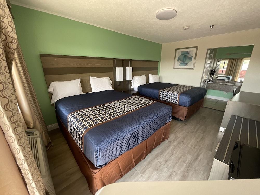 Executive Inn & Suites