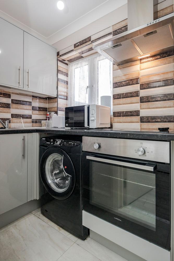 Remarkable 1-bed Studio in Dagenham