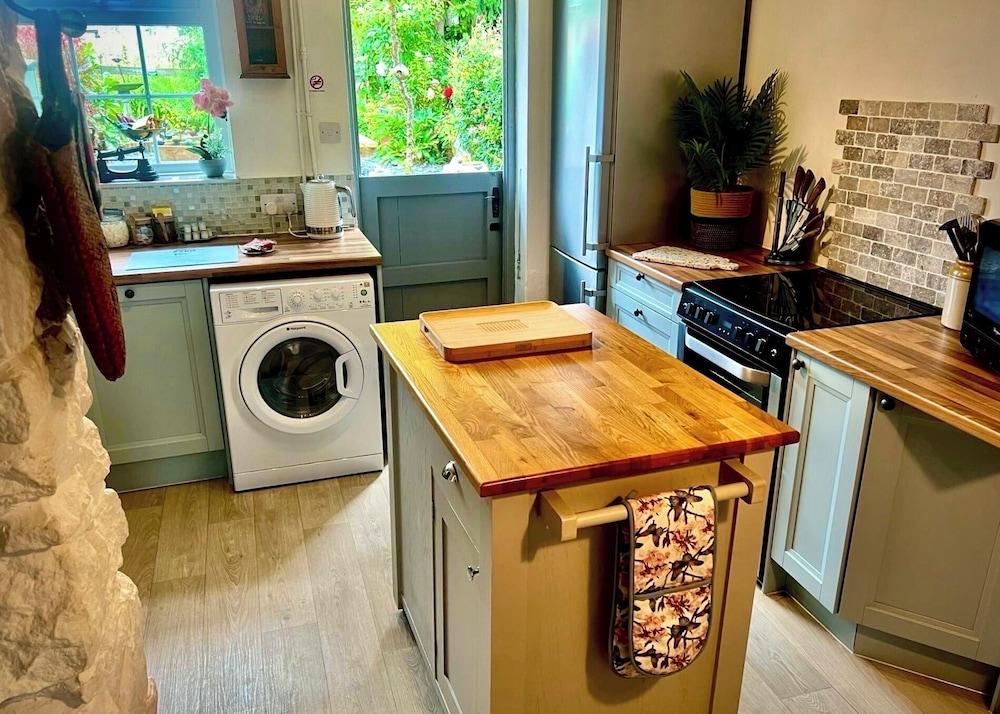 18th Century Cosy Cottage With Stunning Views