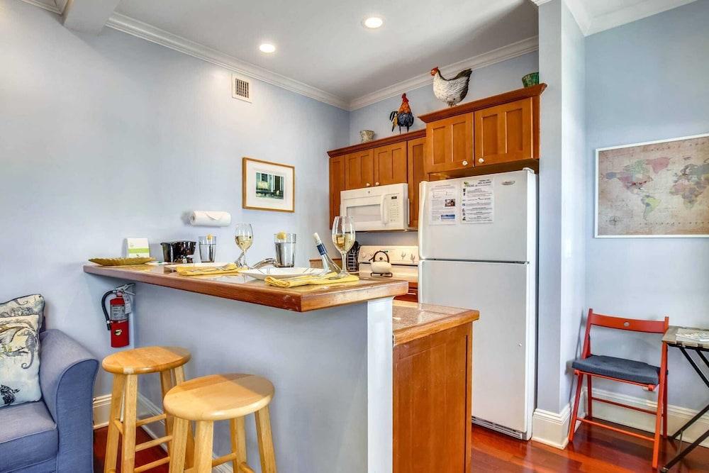Paradise Place by Avantstay Key West Old Town Condo w/ Shared Pool