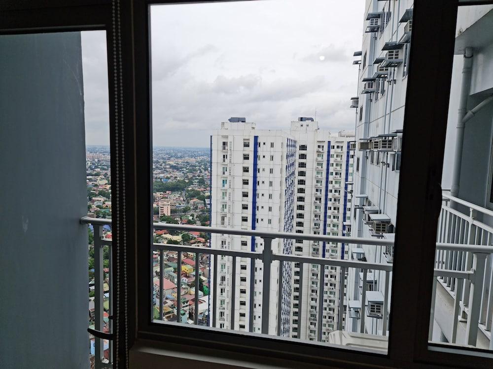 Beautiful Condominium With Swimming Pools Ect