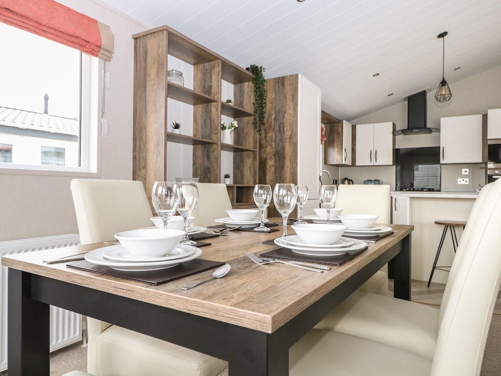 Lodge at Chichester Lakeside