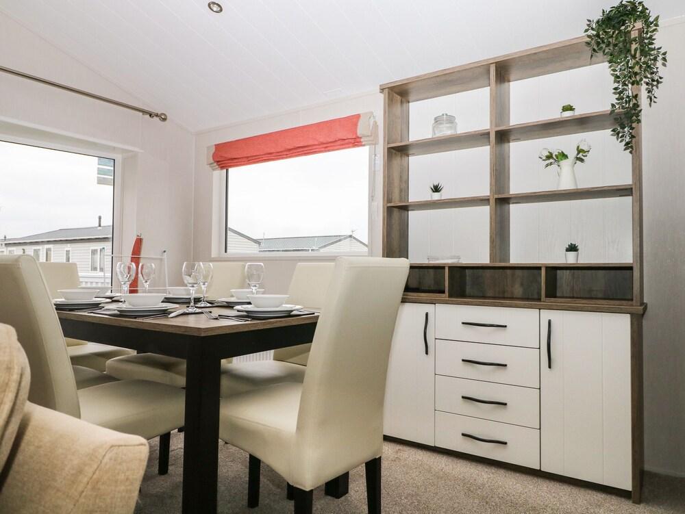 Lodge at Chichester Lakeside