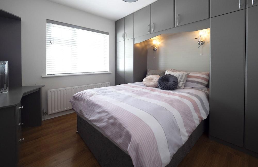 Charming 4-bed Cottage in Dungannon