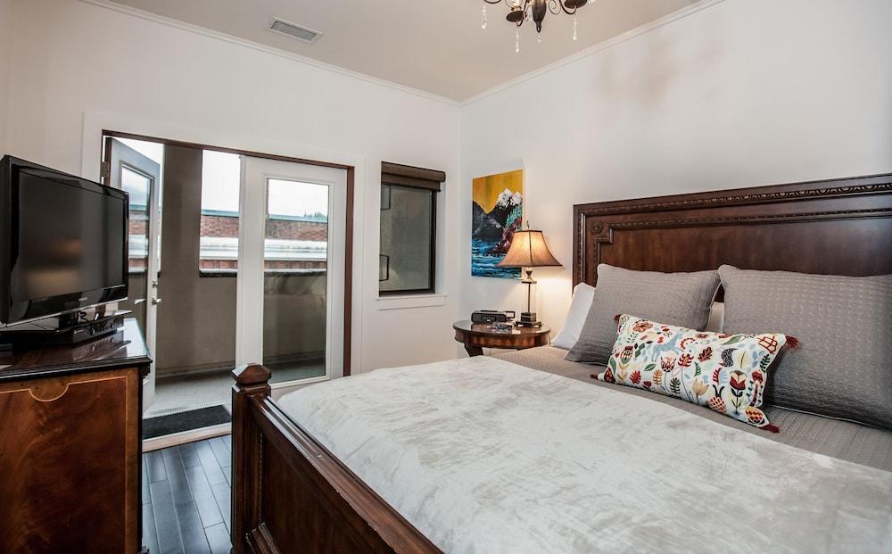 Alpenglow Penthouse by Revelstoke Vacations