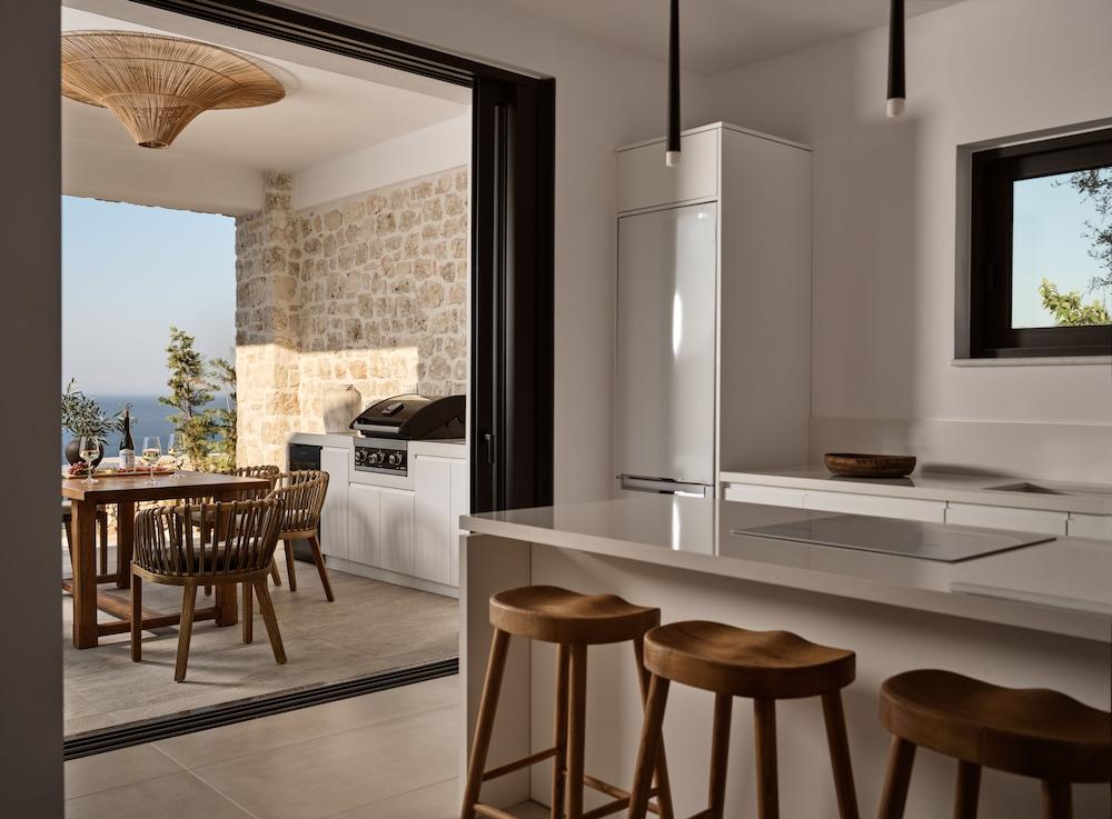 Design 3-bed Villa With Infinity Pool in Zakynthos