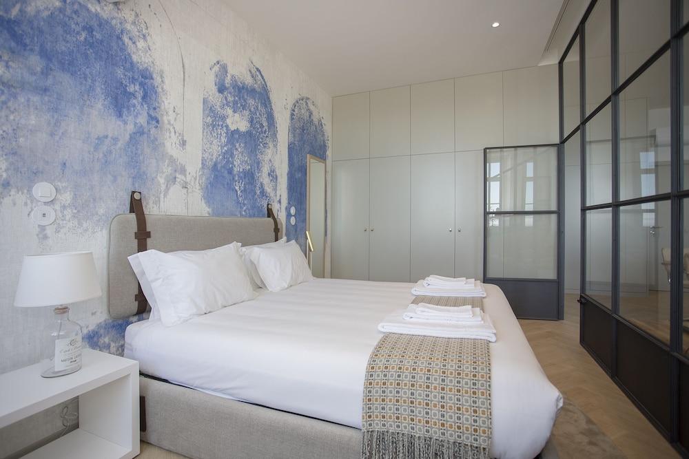 Liiiving-Luxury Beachfront Apartment III