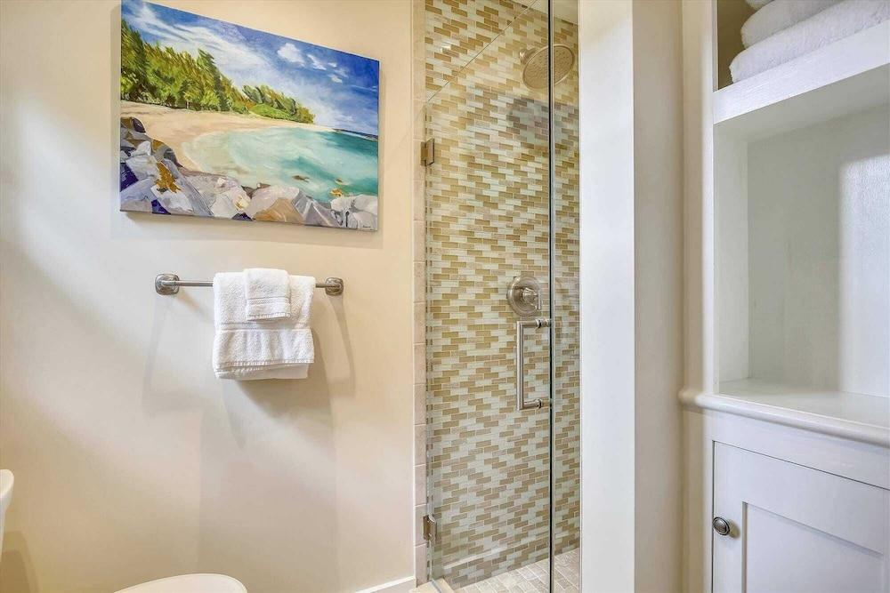 Paradise Palms by Avantstay Great Location w/ Outdoor Dining, BBQ Close to Higgs Beach Month Long Stays