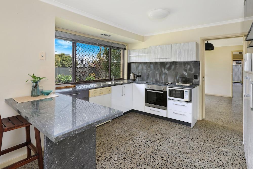 NAROO7- PRIME MOOLOOLABA LOCATION