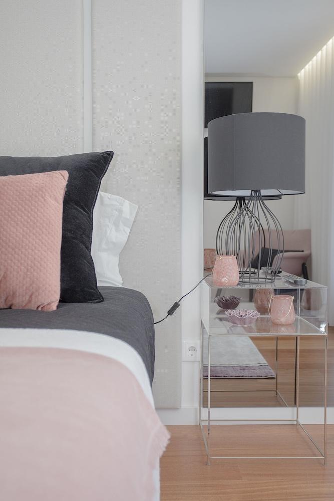 Liiiving- Luxury River View Apartment II