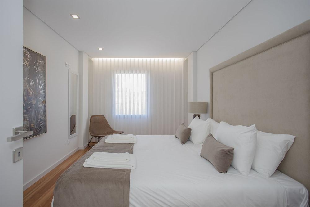 Liiiving -Luxury River View Apartment IX