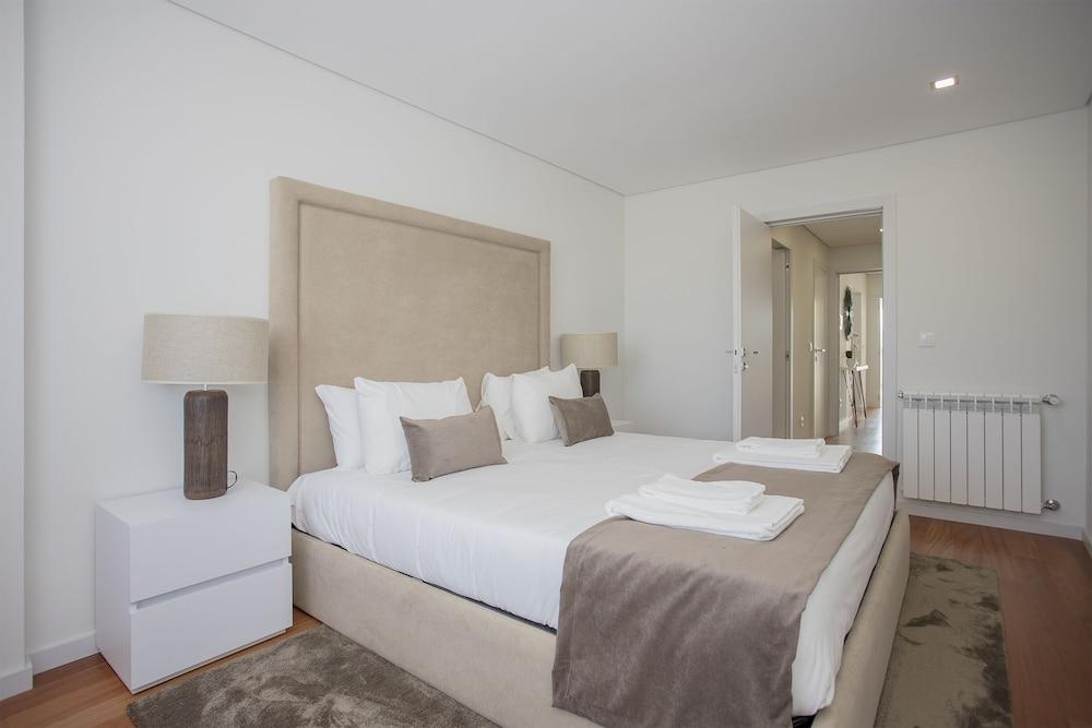 Liiiving - Luxury River View Apartment X