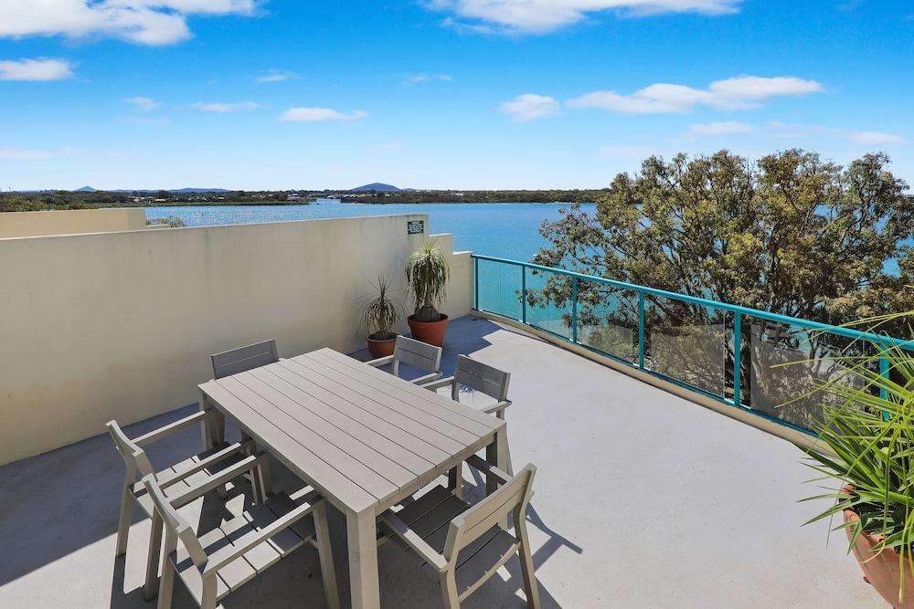 PICNIC7- PICTURE PERFECT PICNIC POINT